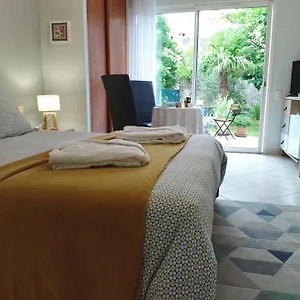 Bed & Breakfast Fleurs De Cosmos, Albi